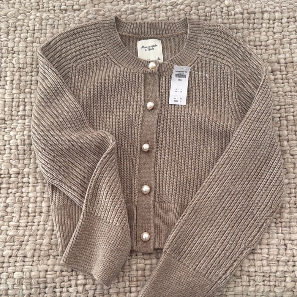 Abercrombie & Fitch Women's Tan Sweater